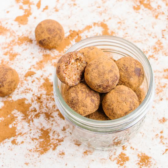 Fruit-free Cacao Protein Balls