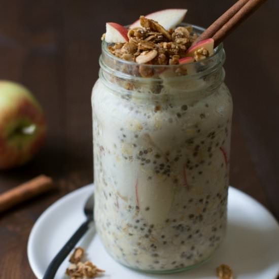 Apple Crisp Overnight Oats