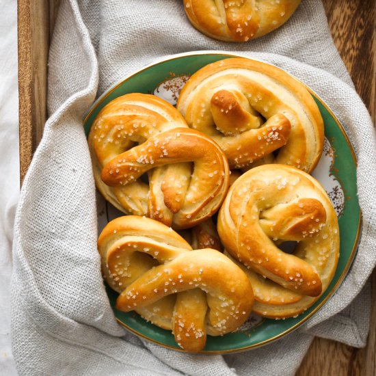 Soft Vegan Pretzels