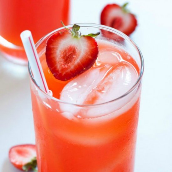 Fresh Homemade Strawberry Lemonade