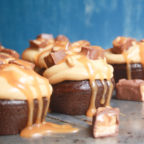 Snickers Cupcakes