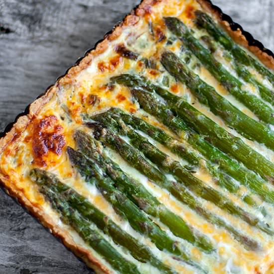 Pie with Asparagus and Green Onions