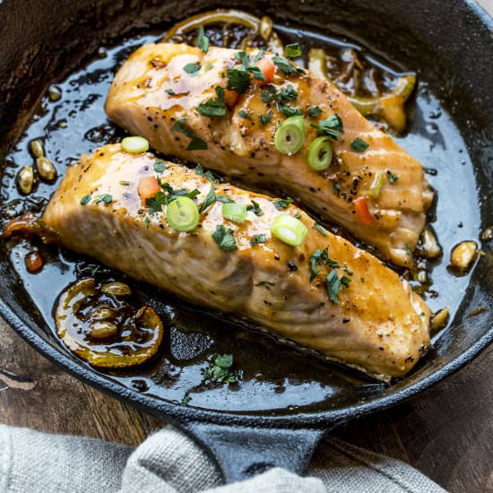 Lemon & Garlic Skillet Salmon