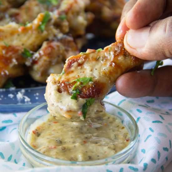 GARLIC PARMESAN CHICKEN WINGS