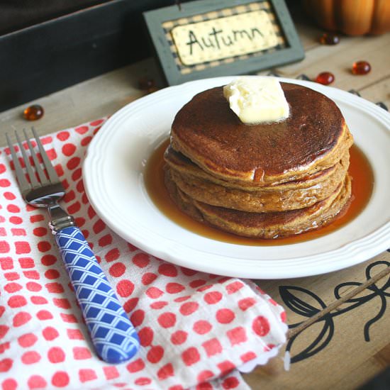 Thick and Fluffy Pumpkin Pancakes