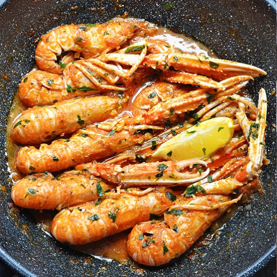 Scampi Buzara (Shrimp in Red Tomato)