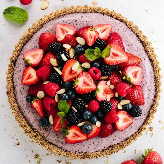 Berry Tart with Blueberry Yogurt