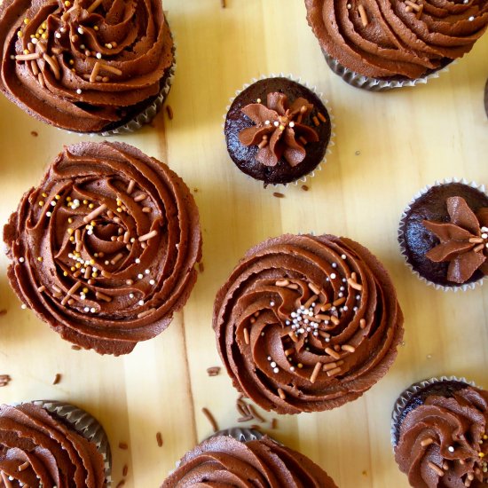 Easy Decadent Chocolate Cupcakes