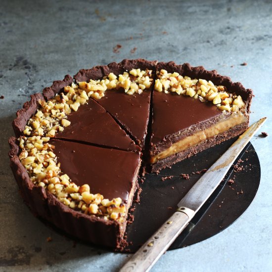 Chocolate Caramel Tart with Walnuts