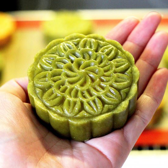 Green Tea Baked Mooncake