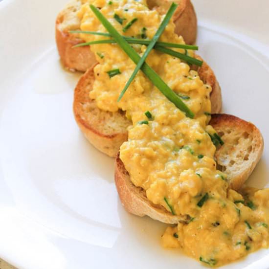 Creamy French Scrambled Eggs