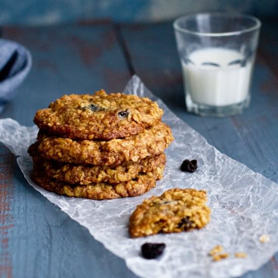 OATS AND RAISIN COOKIES