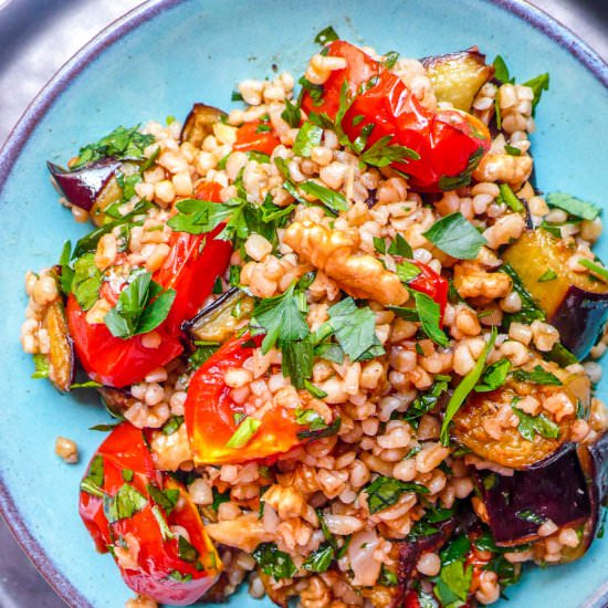 Bulgur salad with tomato & eggplant