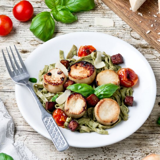 Vegan scallops with pesto pasta