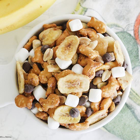 Banana Rocky Road Pretzel Mix