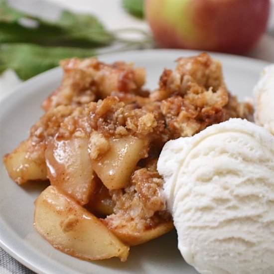 Perfectly Crumbly Apple Crisp