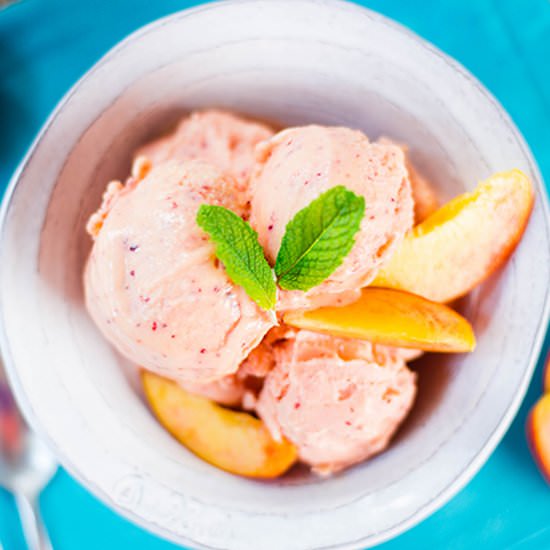 Fresh Peach Frozen Yogurt