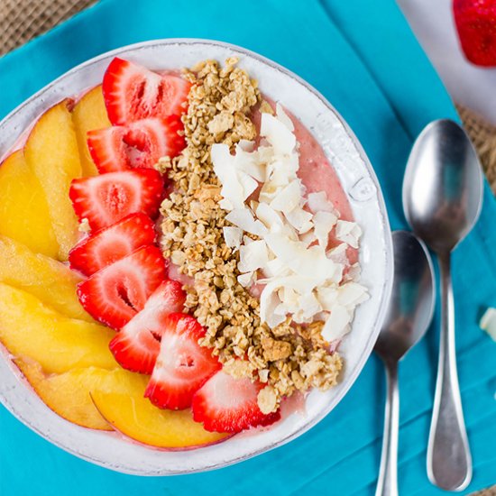 Strawberry & Peach Smoothie Bowl