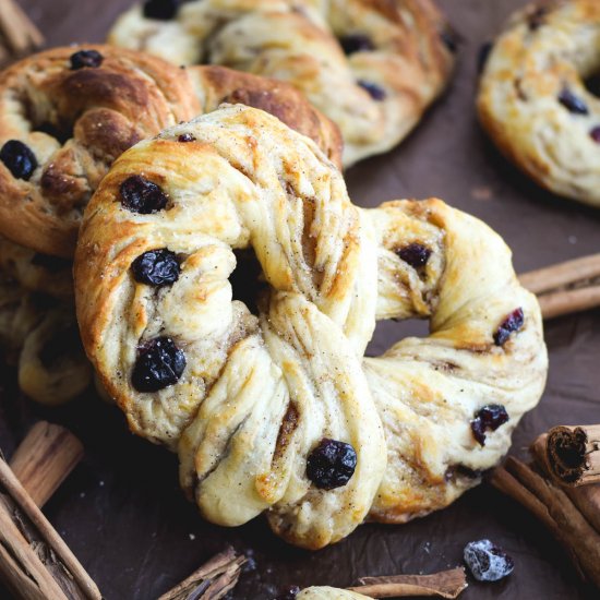 Cinnamon Raisin Swirl Soft Pretzels