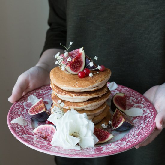 Fluffy Vegan Pancakes with Figs