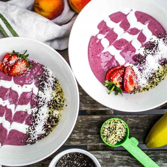 Frozen Berry Smoothie Bowl