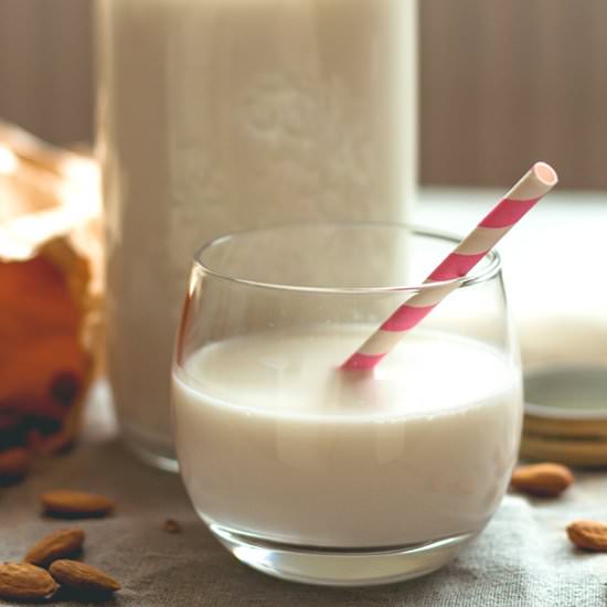 How to Make Almond Milk