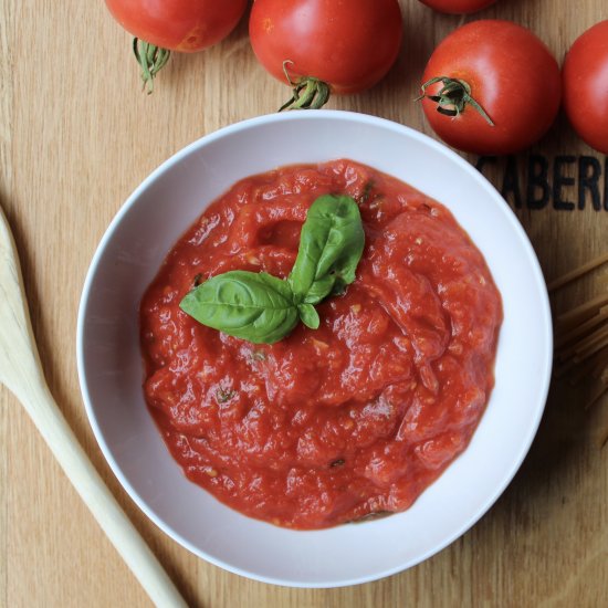 5 Ingredient Fresh Tomato Sauce