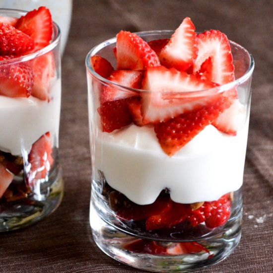 Healthy Yogurt Parfaits