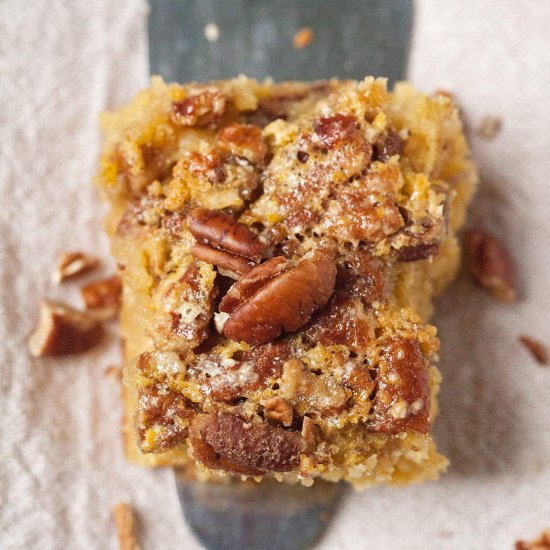 GOOEY MAPLE PECAN BARS