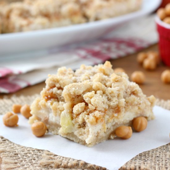 Apple Snickerdoodle Cheesecake Bars