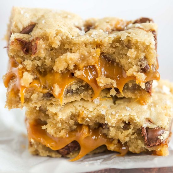 Salted Caramel Chocolate Chip Bars