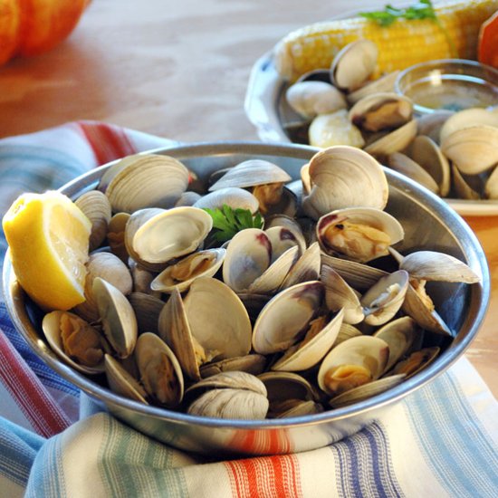 Beer-Steamed Littleneck Clams