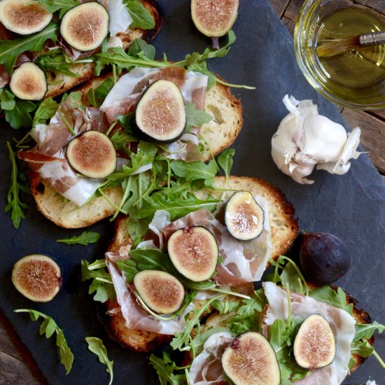 Bruschetta with Figs & Prosciutto