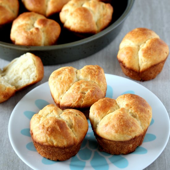 Clover Leaf Dinner Rolls