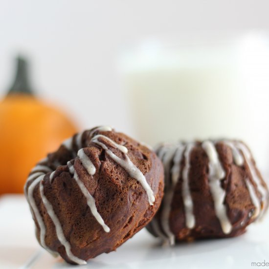 Mini Pumpkin Gingerbread Cakes