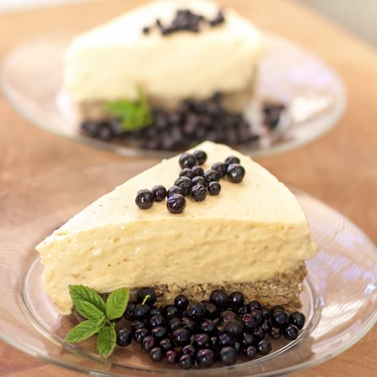 Pawpaw Cheesecake with Pecan Crust