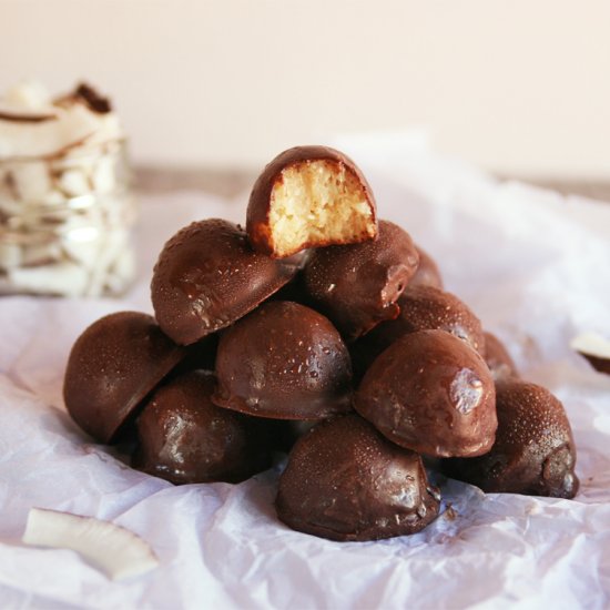 Healthy Coconut Bon Bons