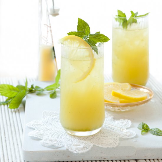 Apple Lemon Mint Fruit Cooler