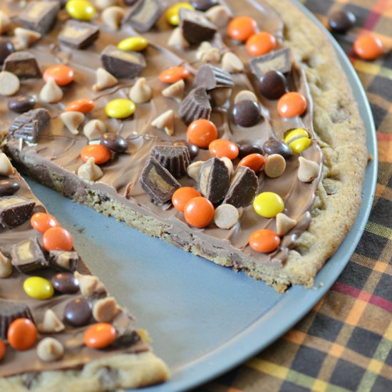 Chocolate Chip Cookie Pizza