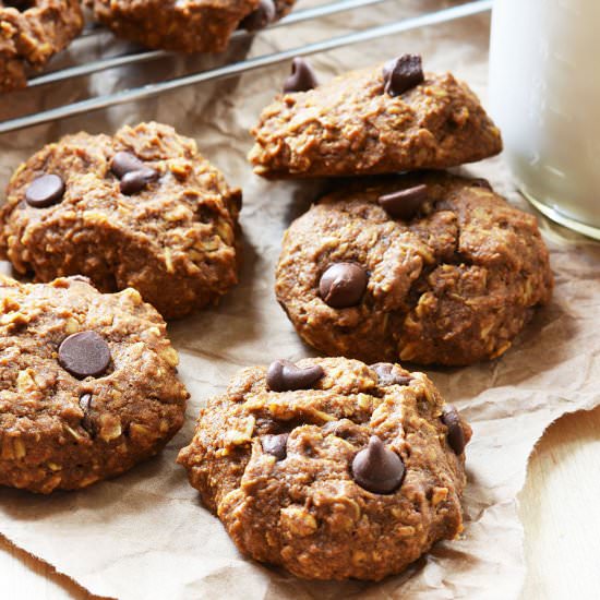 Vegan Pumpkin Spice Oatmeal Cookies