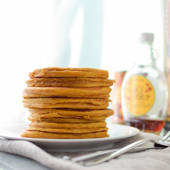 Pumpkin Pie Greek Yogurt Pancakes