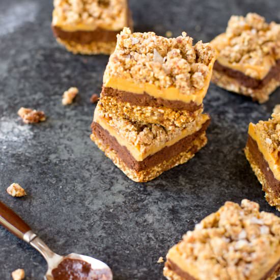 No-Bake Chocolate Caramel Snack Bar