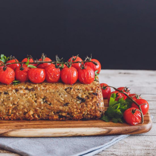 MUSHROOM NUT ROAST WITH CHERRY TOMA