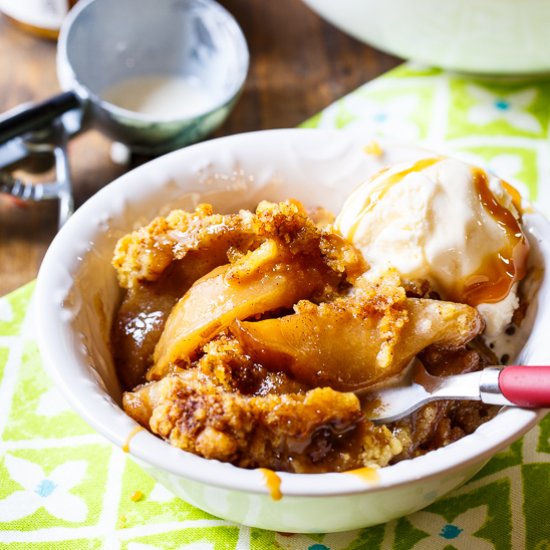 Slow Cooker Apple Cobbler