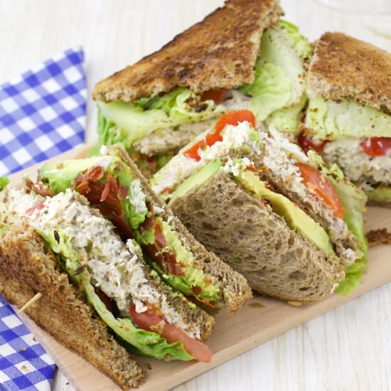 Avocado extra creamy Club Sandwich