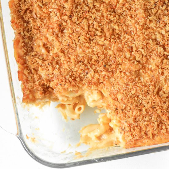 Classic Baked Macaroni and Cheese