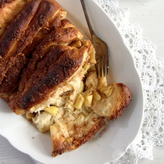 Apple Cinnamon Pull Apart Bread