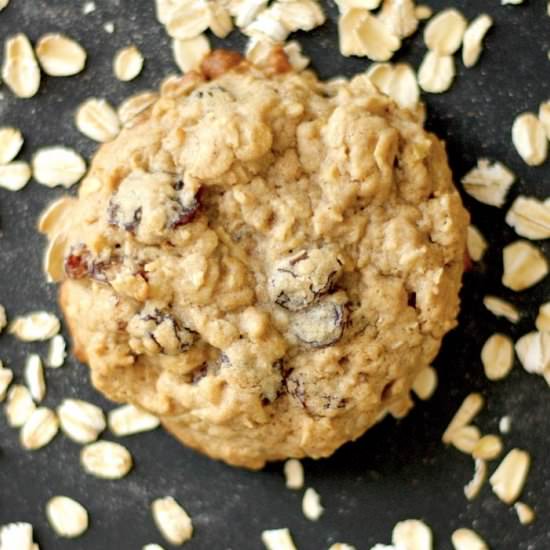 Soft Oatmeal Raisin Cookies