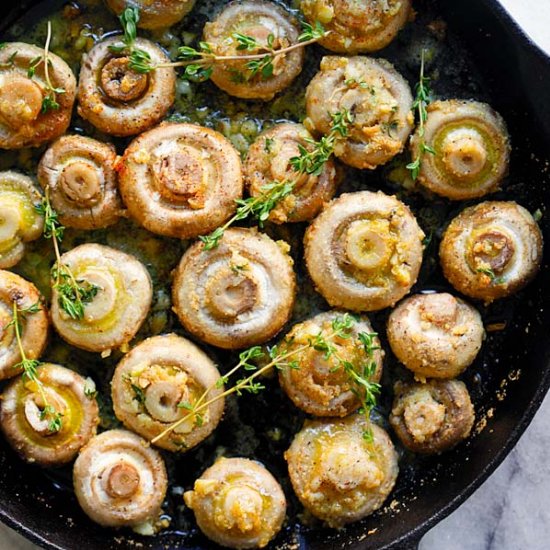 Garlic Thyme Roasted Mushrooms