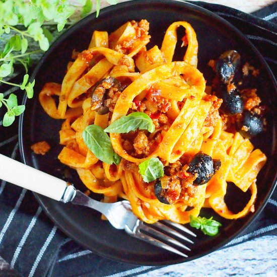 Pork and sun-dried tomato pasta